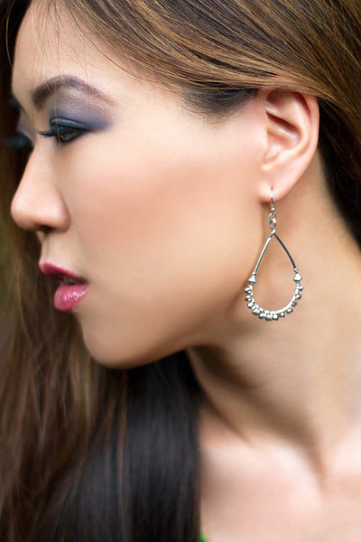 Aurora Earrings, Silver - 100 Graces
